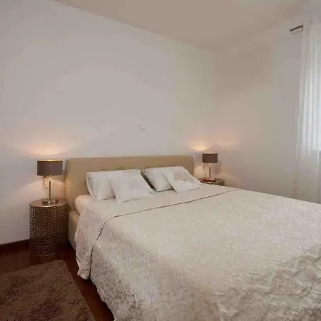 Apartment Maks I More *